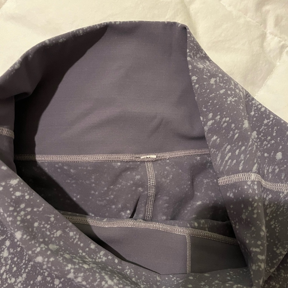 Lululemon Gray Patterned capri Leggings - Picture 6 of 6